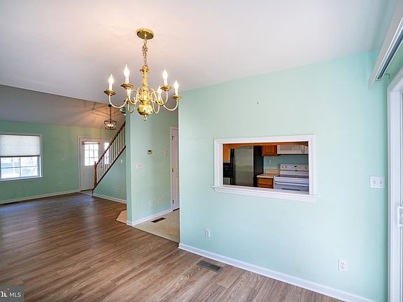5th image of 223 Amblewood Way