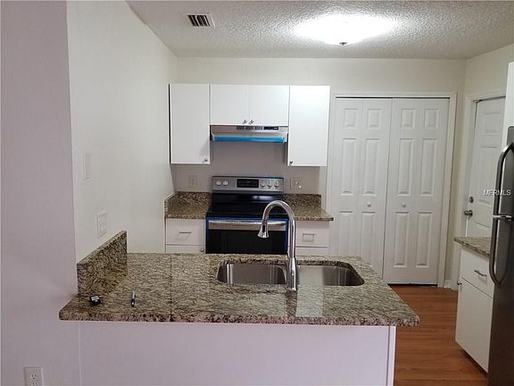4th image of 3011 Sanchez St