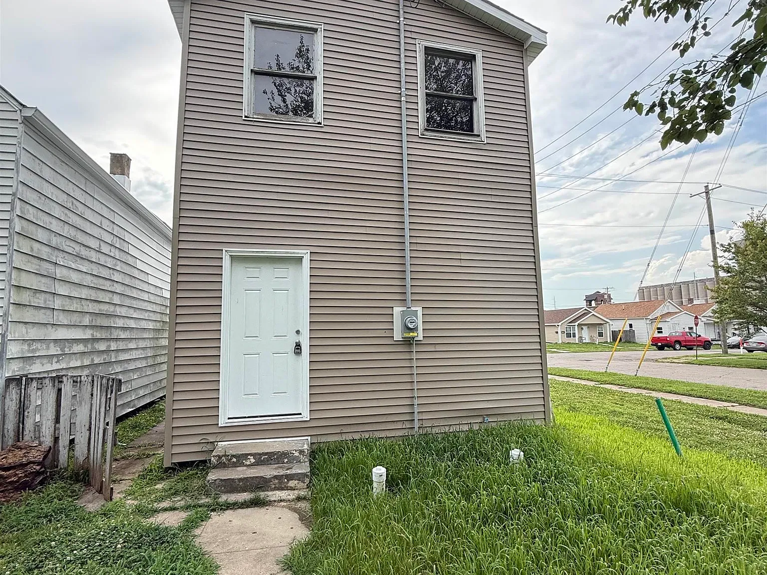3 bed, 1.0 bath, 1504 sqft, $1,400 — Photo 3