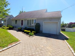 541 Princeton Rd, Linden, NJ 07036