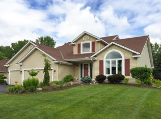 1110 Falls Curv, Chaska, MN 55318