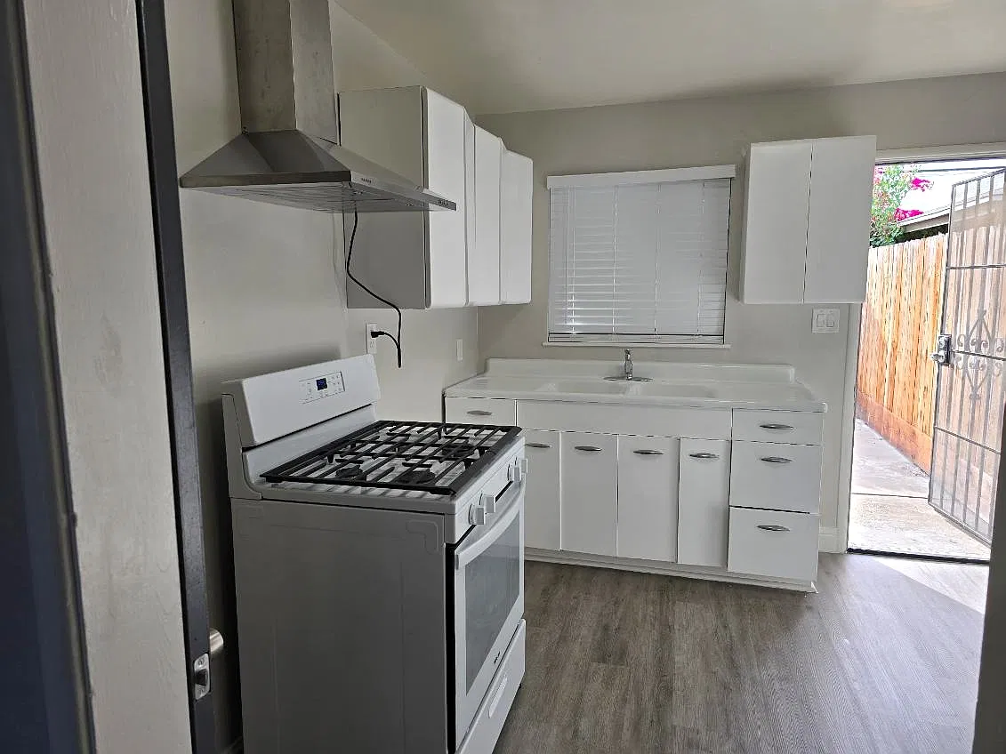 2 bed, 750 sqft, $1,400 — Photo 3