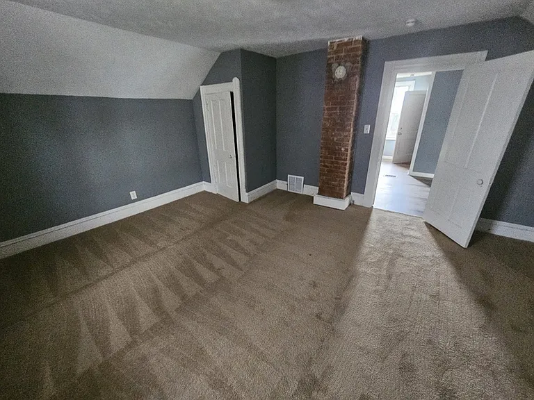 7040 Roy Ave — Photo 5