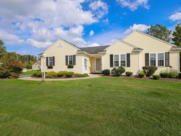 7944 Rose Court Dr, Cicero, NY 13039
