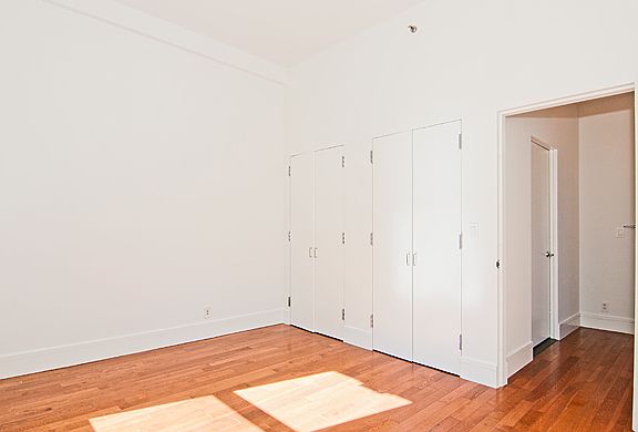 4th image of 120 Greenwich St #Rsu6