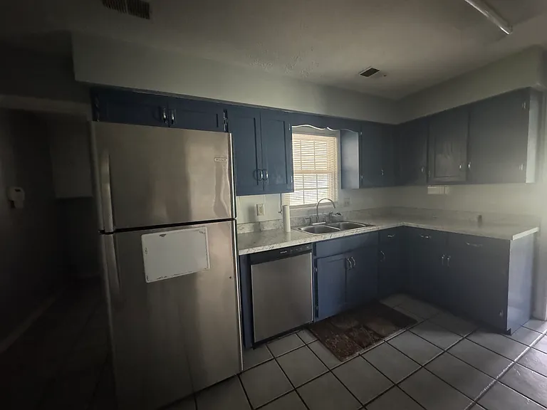 477 Kensington Rd — Photo 5