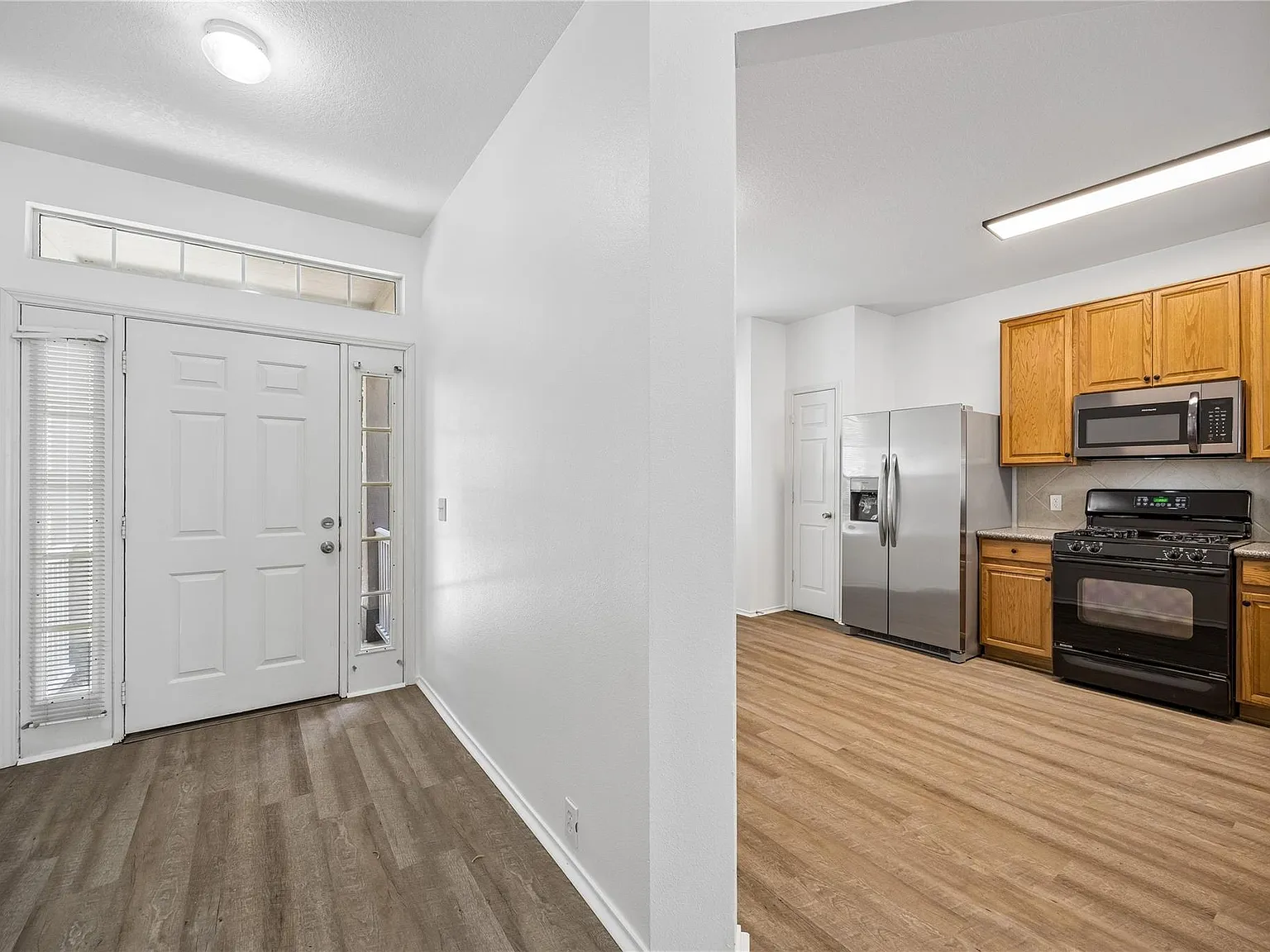 2 bed, 2.5 bath, 1680 sqft, $1,850 — Photo 2