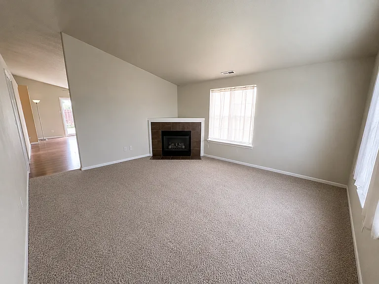 2358 Equestrian Loop S — Photo 4