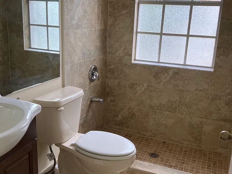 948 Jade Ct — Photo 9