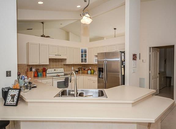 5th image of 1779 SE Berkshire Blvd