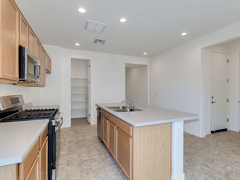 1674 N Hester Trl — Photo 13