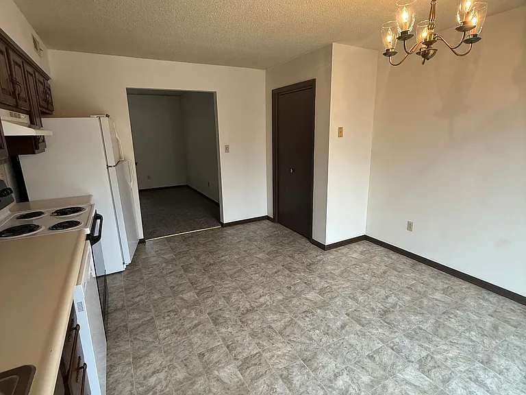 4515 W Millbrook Dr #H — Photo 4
