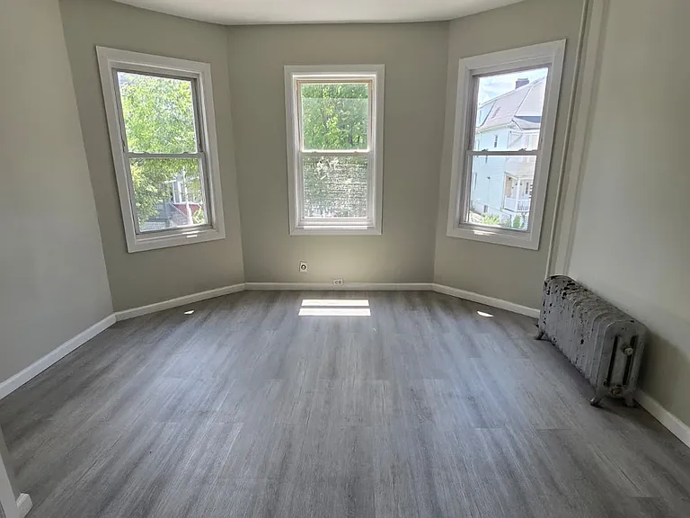 76 Eaton Pl #2A — Photo 3