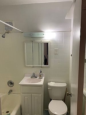 5th image of 146 W 73rd St APT 2B