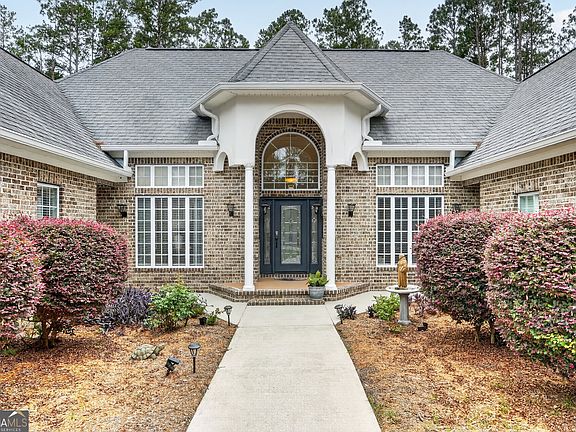 5th image of 1628 Stanford Dr