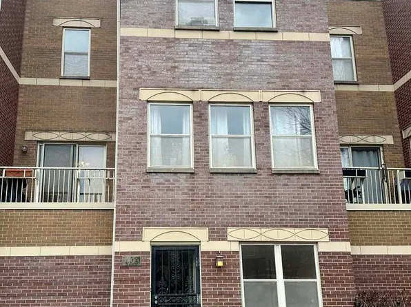 4105 S Maryland Ave, Chicago, IL 60653