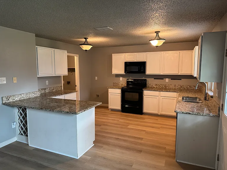4612 Bellcrest Dr — Photo 7