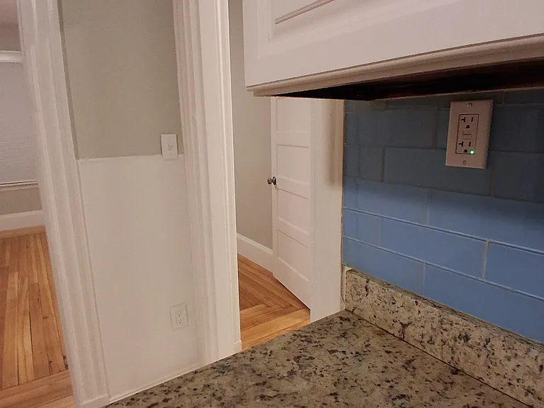 394 Ashmont St #3 — Photo 10