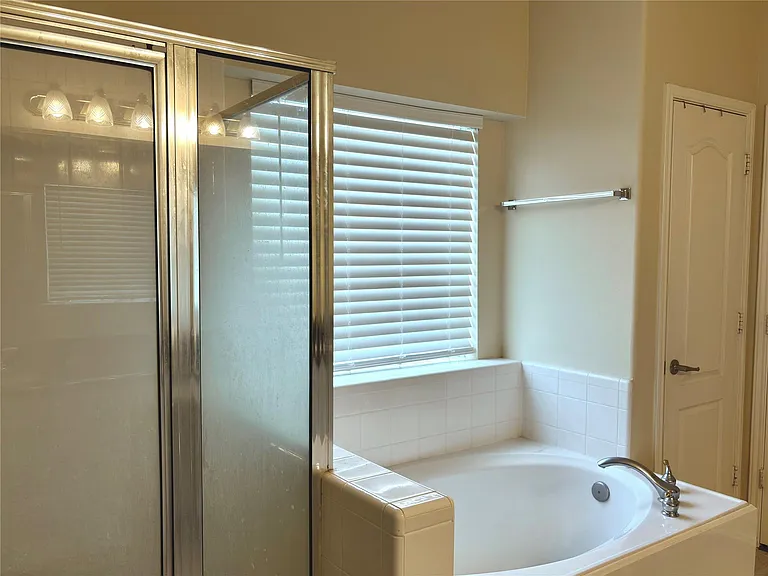 403 Green Stone Ct — Photo 16