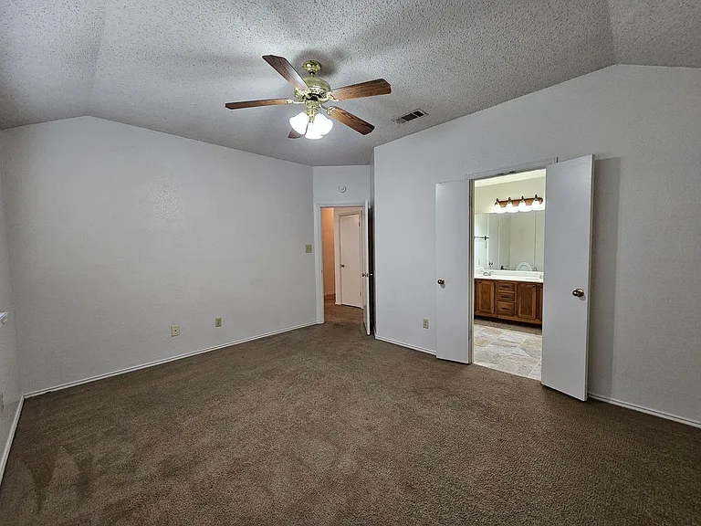 5101 Glennwood Dr — Photo 6