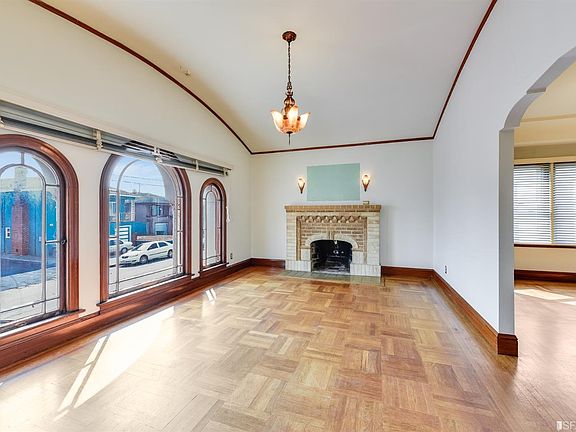 3rd image of 115 Maple Ave