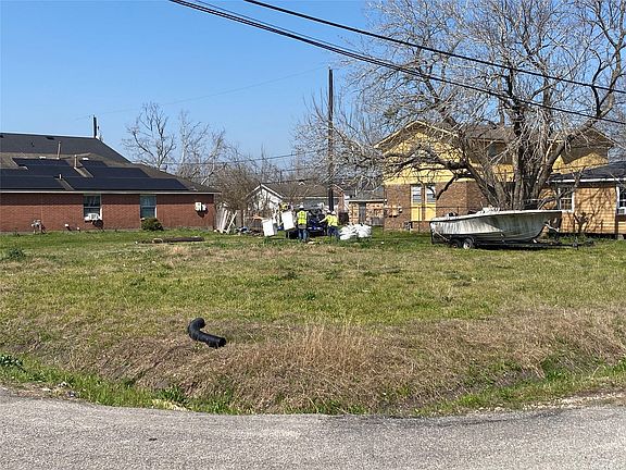 4th image of 10126 Ricky St