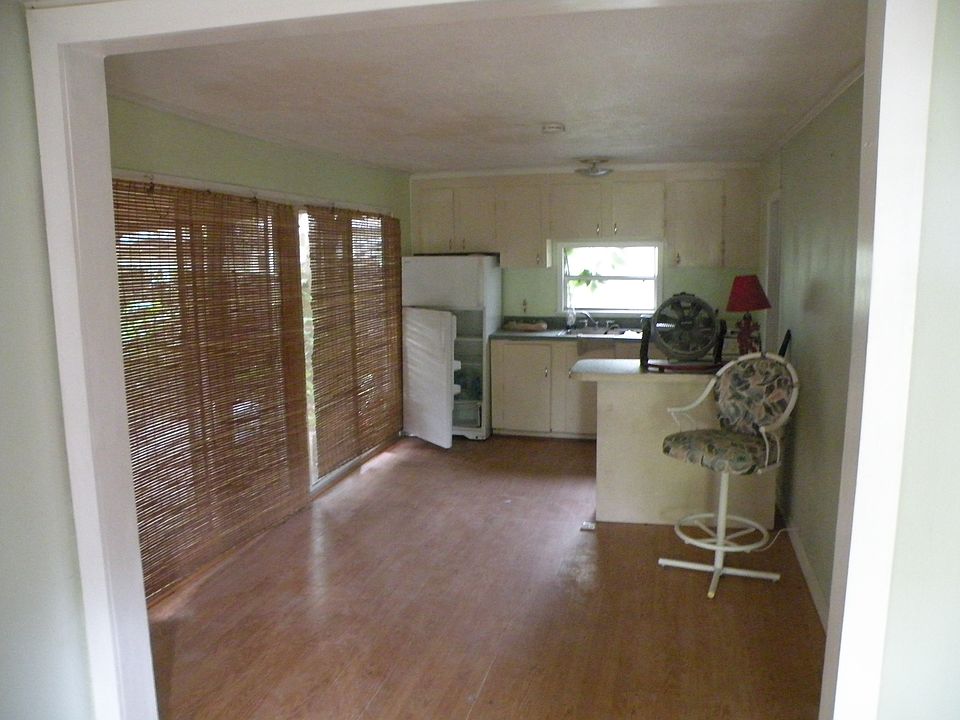 2nd image of 1610 E Nome St