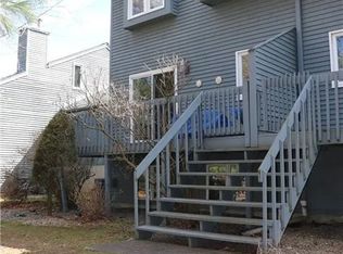 405 Sandstone Dr #405, South Windsor, CT 06074