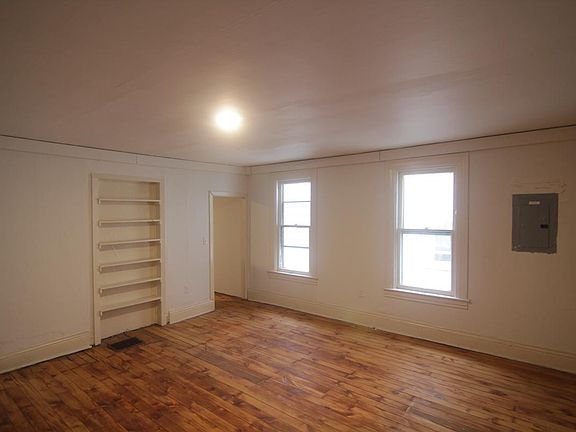 5th image of 208 Green St Floor 2