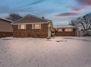 26202 Virginia Dr, Warren, MI 48091