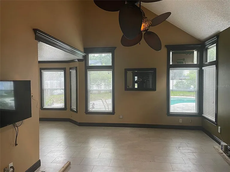 9828 Bubbling Brook Ct — Photo 3