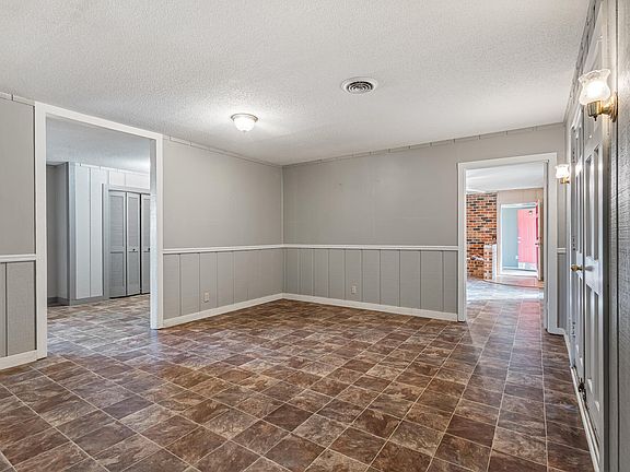 5th image of 1015 Long Mill Rd