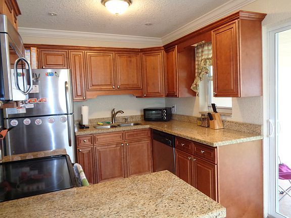 2nd image of 640 NW 20th Ct