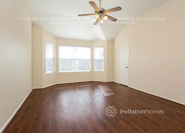 19811 Whispering Hollow Ln — Photo 11