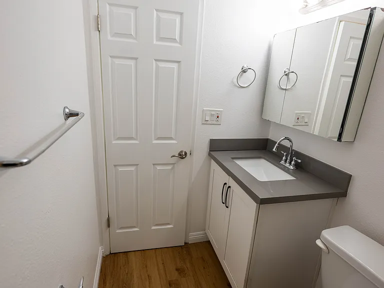 13059 Oxnard St #209 — Photo 15