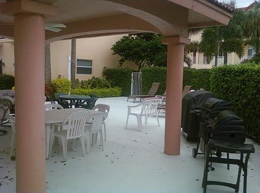 3rd image of 2353 NE 14th Street Cswy APT 501