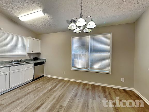 3rd image of 2384 Tolliver Hills Ln
