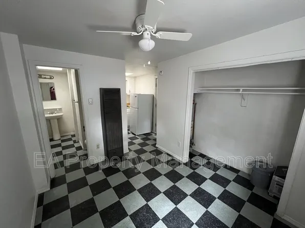 123 Walter St NE Unit 4, Albuquerque, NM 87102