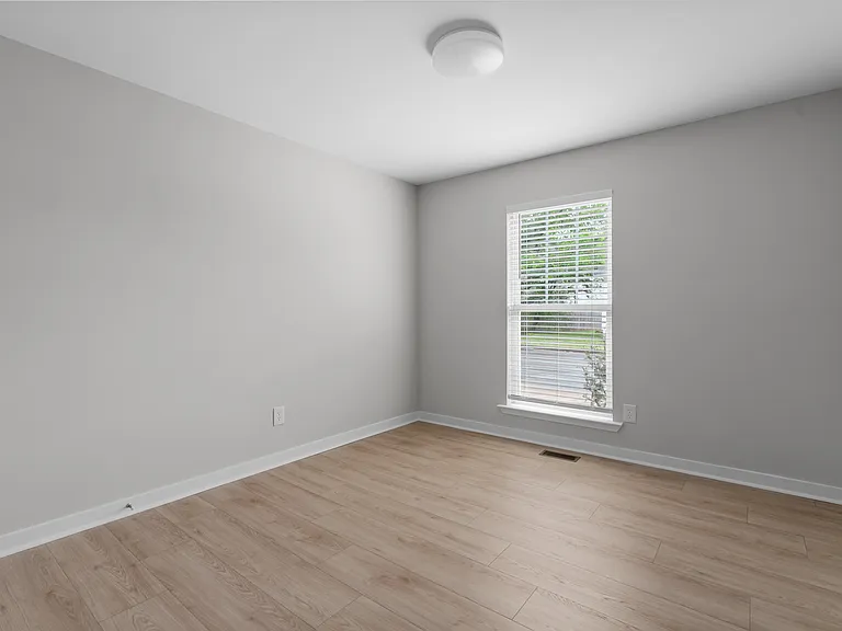 101 Rothwood Ct — Photo 2
