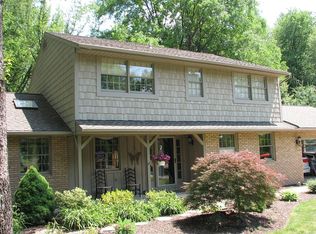 6116 Redford Rd NW, North Canton, OH 44720
