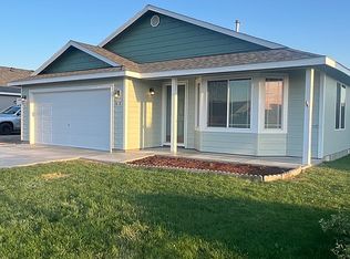 512 Columbus Ave, Moxee, WA 98936