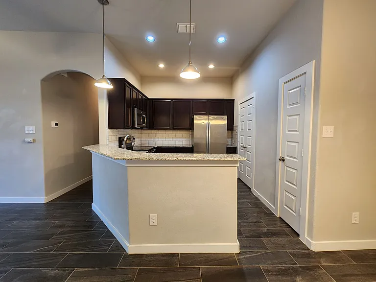 350 Creekside Curv — Photo 8
