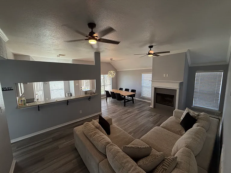 218 Texas Ave — Photo 12