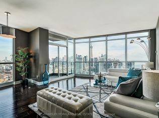 219 Fort York Blvd #3702, Toronto, ON M5V 1B1