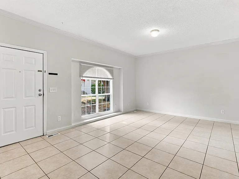 114 Cedar St #6 — Photo 3