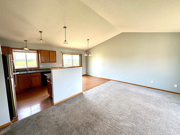 5th image of 1106 Petersen Ln NW