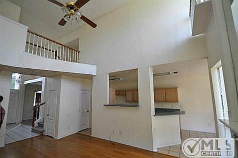 3rd image of 715 Willington Dr
