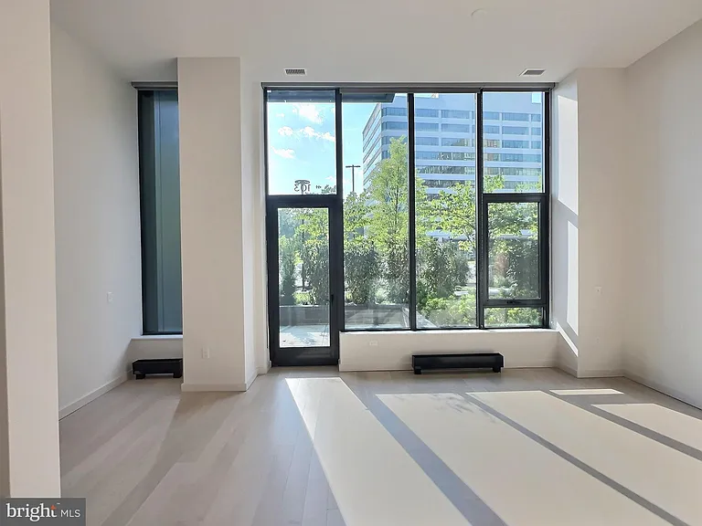 3030 Potomac Ave #Townhouse 6 — Photo 11
