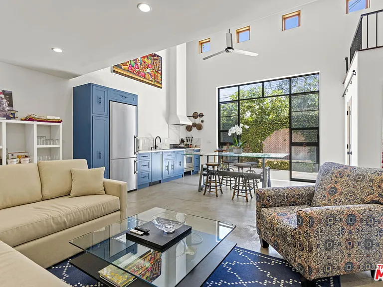 835 N Harper Ave — Photo 1
