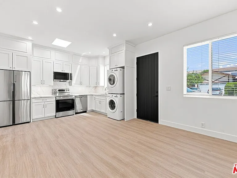 7056 Keokuk Ave — Photo 3